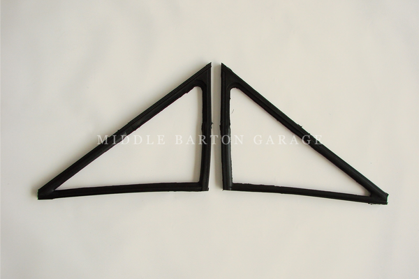 QUARTERLIGHT SEAL SET 124 SPIDER <82